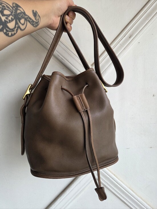 Coach Handbags - Vintage Coach Taupe Lulas Legacy 9952 🍂🤎